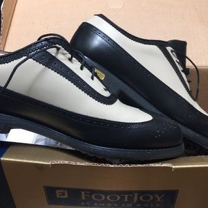 Ladies Footjoy golf shoe NIB